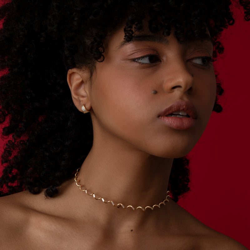 Helix-Gold-And-Baguette-Diamond-Choker-On-Model