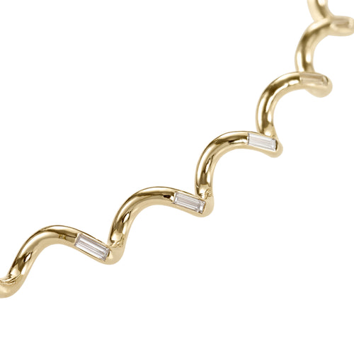 Helix-Gold-And-Baguette-Diamond-Choker-Packshot-Close-Up