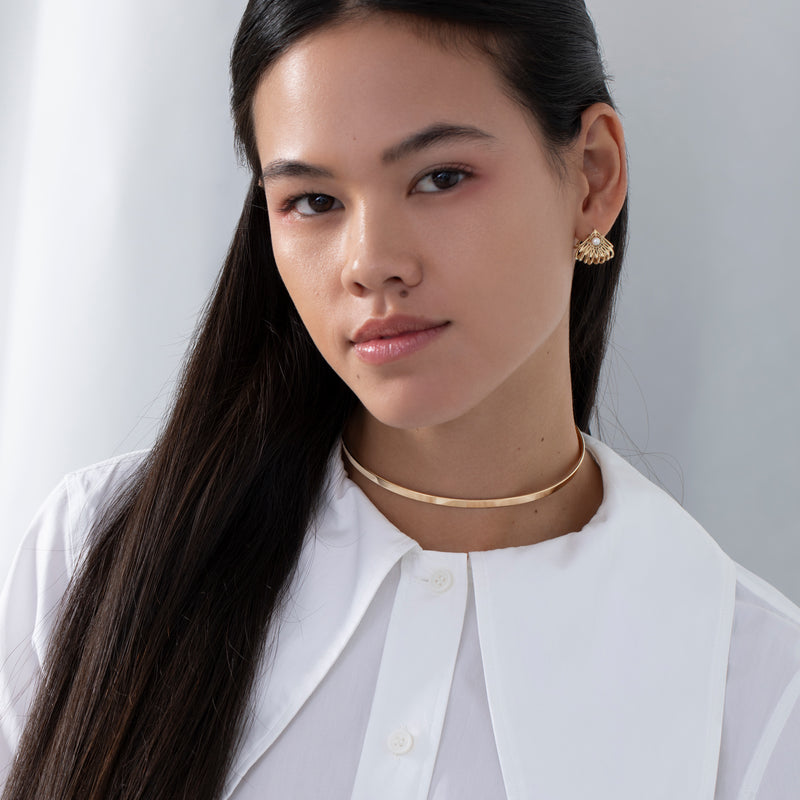 Minimalist-Thin-Gold-Band-Choker-On-Model