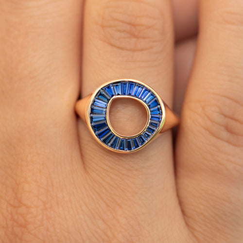 Royal-Blue-Sapphire-Signet-Ring-Front-Closeup