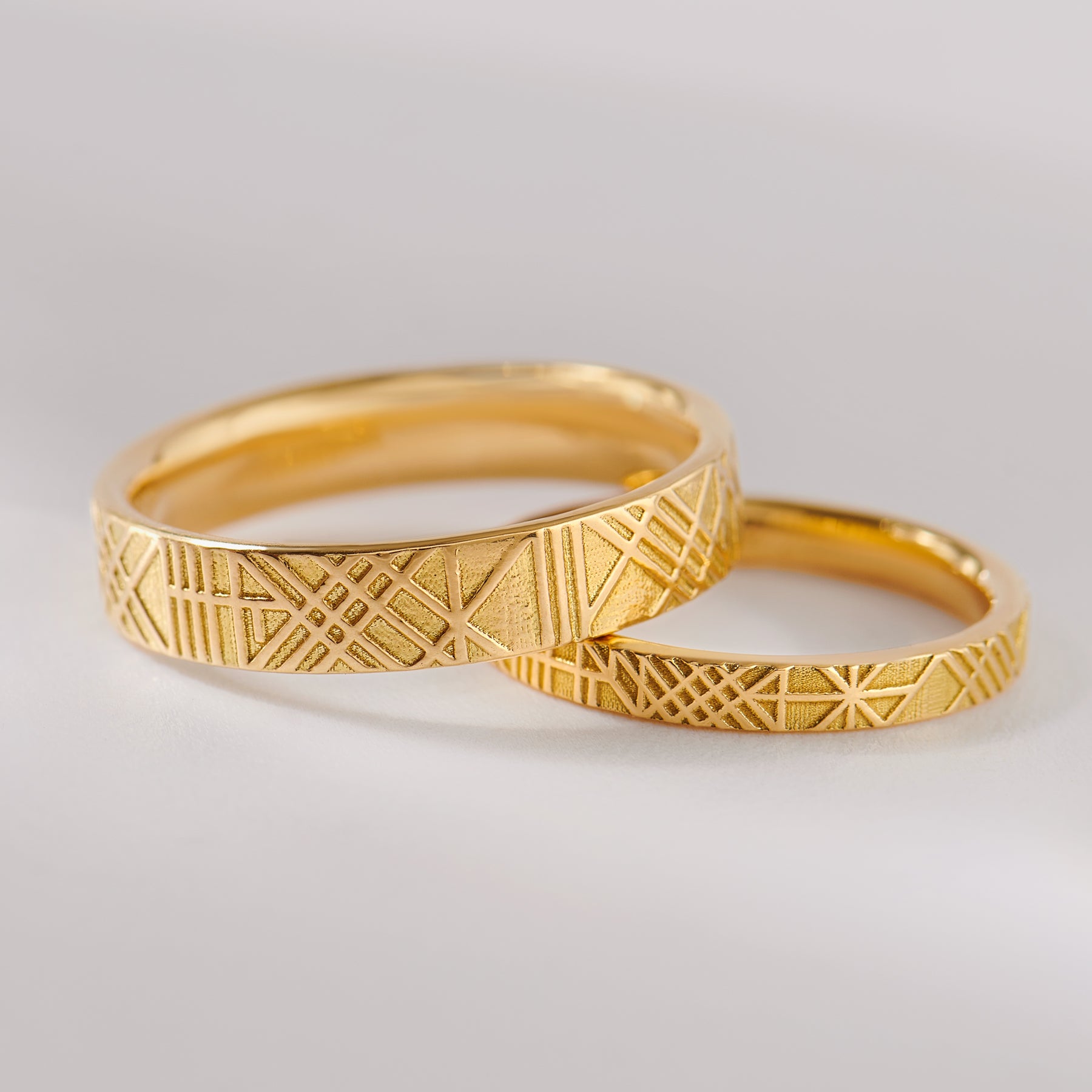 Gold Couple His & Her Wedding Band Ring Set