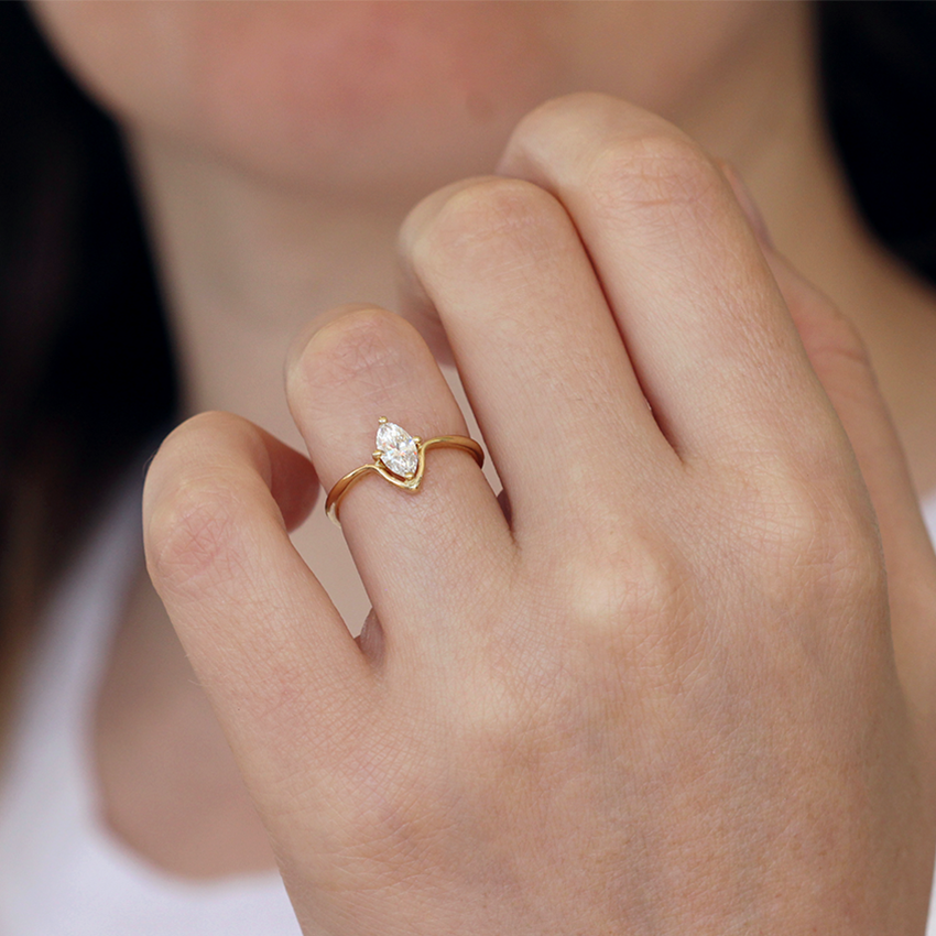 Minimalist Engagement Ring Modern Moissanite Ring Pear Shaped Forever One  Moissanite Delicate Ring, Dainty 14K Rose Gold Simple Wedding Ring - Etsy
