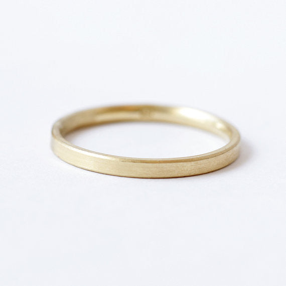 Men's Satin Finish Wedding Ring in Yellow Gold | KLENOTA